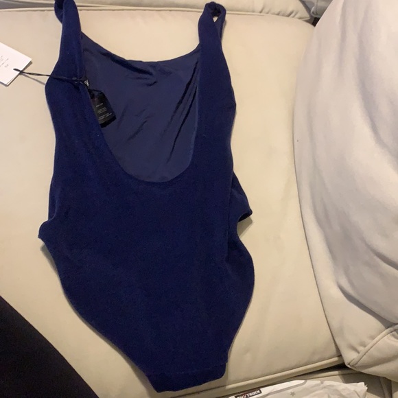 ONIA Kelly One Piece NEW - Picture 6 of 9